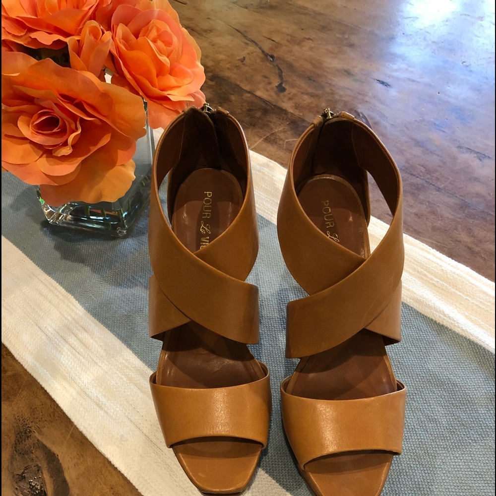 Pour La Victoire heels